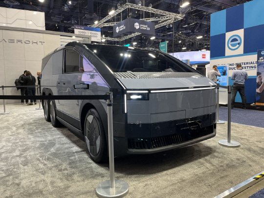 9일(현지시간) CES 2025가 열린 미 라스베이거스 컨벤션센터(LVCC) 노스홀 샤오펑 에어로트 부스에 전시된 '모듈형 플라잉카' 지상 모듈. 장우진 기자